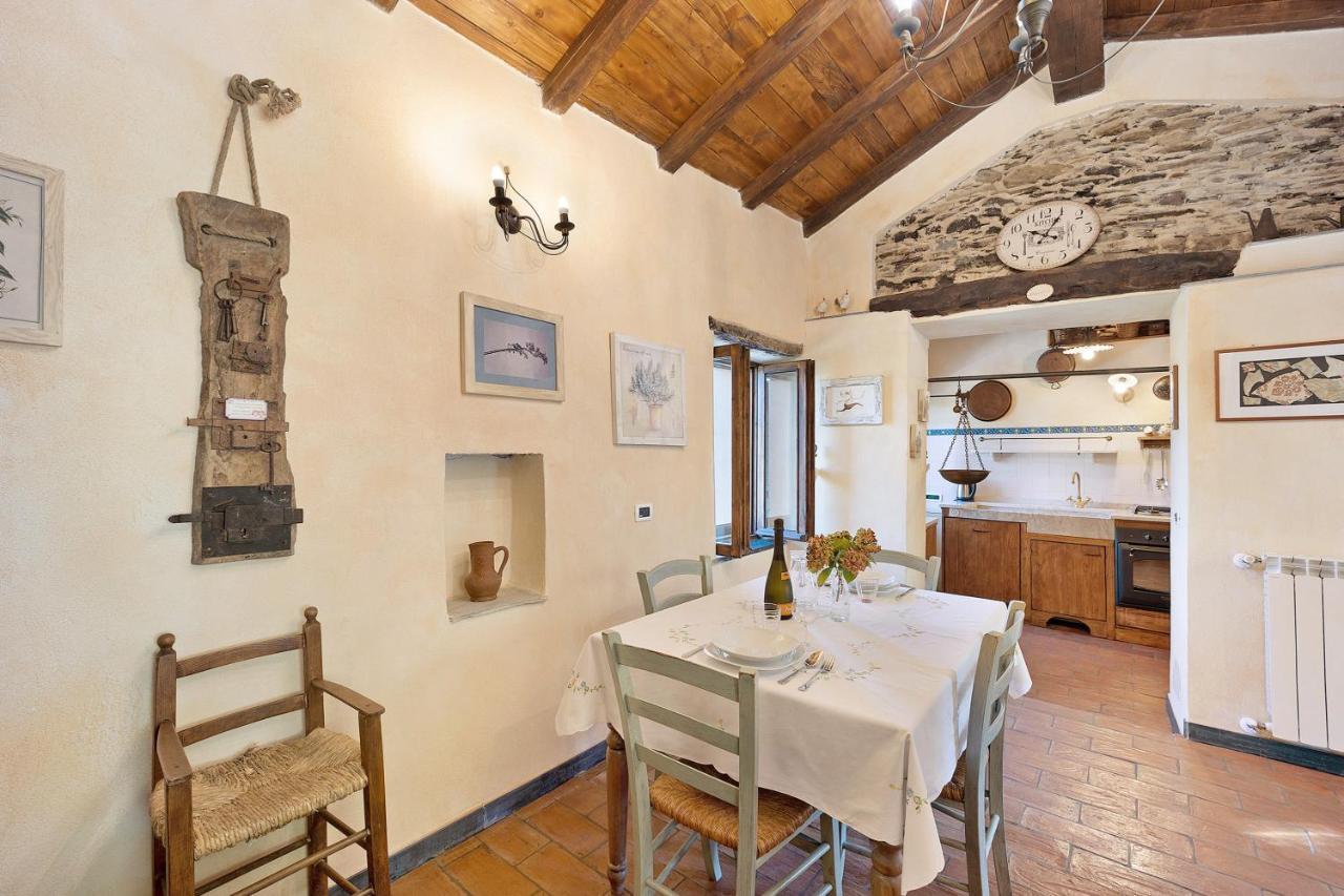 Вилла Casa Vittorina Cesio Экстерьер фото