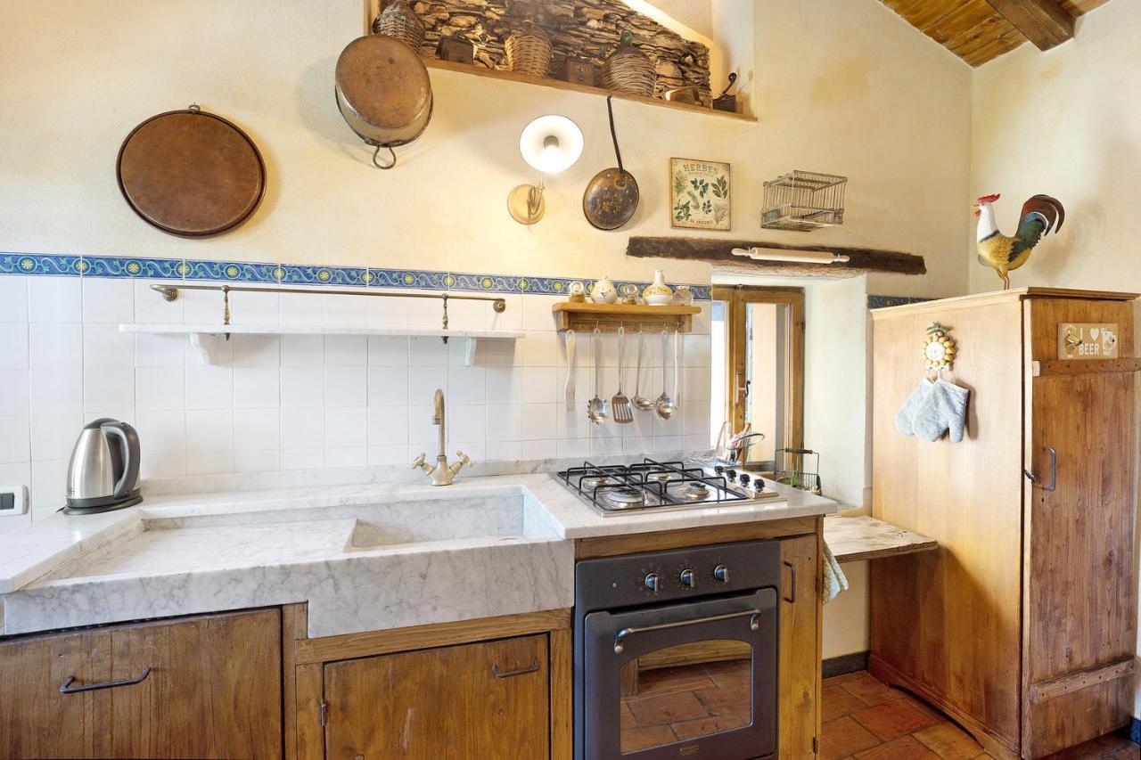 Вилла Casa Vittorina Cesio Экстерьер фото